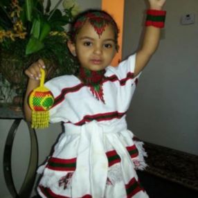 Nuria, Babysitter in Drammen