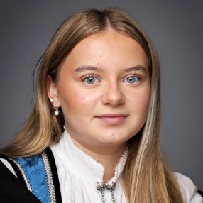 Celine johanne, Babysitter in Åkrehamn