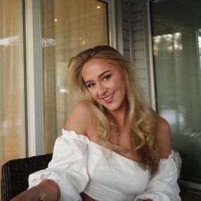 Madeleine, Babysitter in Akershus