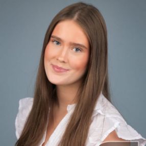 Celina, Barnevakt i Larvik