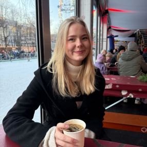 Melina, Barnevakt i Bekkestua