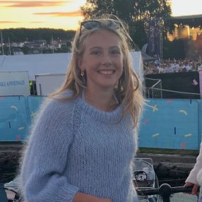 Madelene, Babysitter in Bekkestua