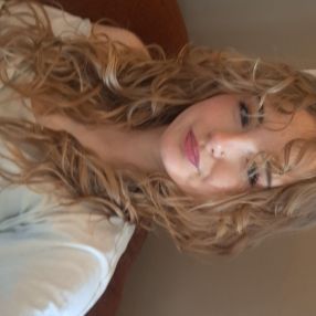 Mathilde, Babysitter in Stavern