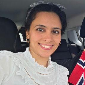 Siham, Barnevakt i Nærbø
