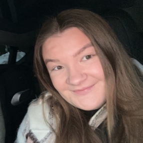 Dina, Barnevakt i Halden