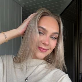 Nora, Babysitter in Drammen