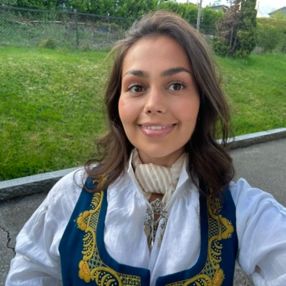 Sara Victoria, Babysitter in Fredrikstad