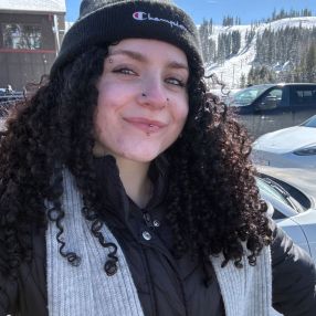 Rebekah, Barnevakt i Ås