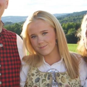 Oline, Barnevakt i Brumunddal