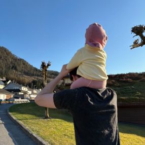 Thomas, Family in Førde
