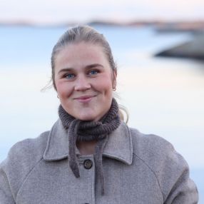 Karoline, Familie i Larvik