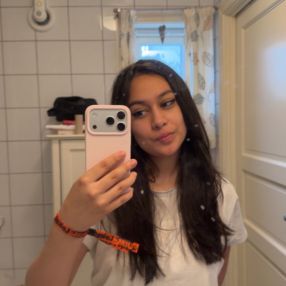 Kayleigh, Barnevakt i Grimstad