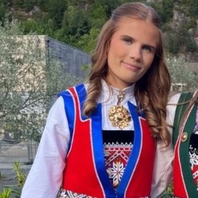 Iselinn, Barnevakt i Askøy