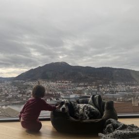 Serine, Family in Bergen