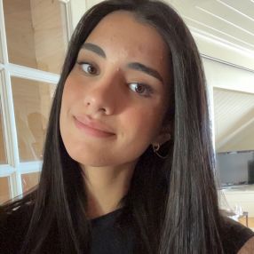 Shahla, Barnevakt i Hønefoss