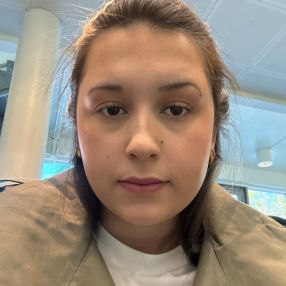 Isabella, Babysitter in Drøbak