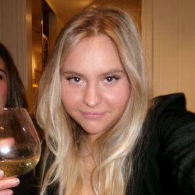 Angelika, Barnevakt i Hokksund