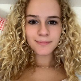 Isabella, Babysitter in Ulsteinvik