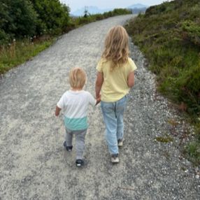 Anna, Familie i Florø
