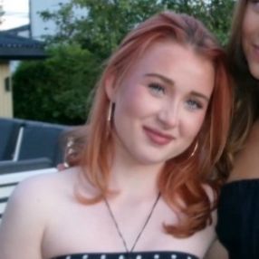 Viola, Babysitter in Ås