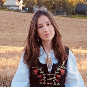 Nora, Babysitter in Brumunddal