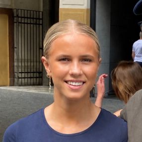 Frida, Barnevakt i Færder