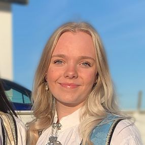 Maria, Barnevakt i Karmøy