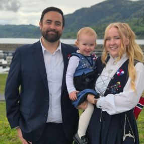 Julia, Familie i Hamar