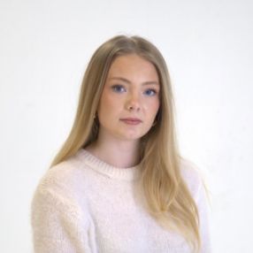 Lykke, Babysitter in Horten