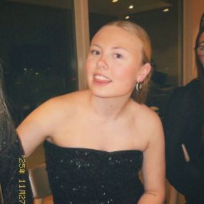 Mia Nikoline, Barnevakt i Strømmen