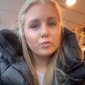 Julie, Barnevakt i Florø