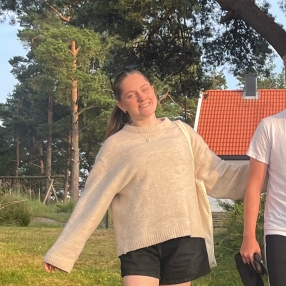Live, Babysitter in Ås