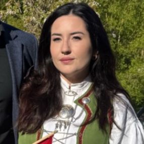 Elisabeth, Barnevakt i Karmøy