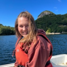 Eunike Louise, Barnevakt i Ski
