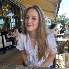 Frida, Barnevakt i Konnerud