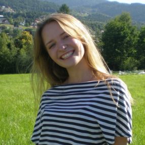 Lena, Opieka nad dziećmi, Strzelin