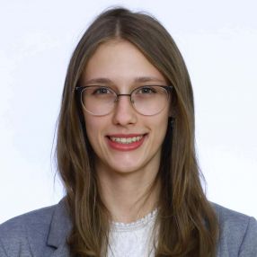 Alicja, Opieka nad dziećmi, Radom