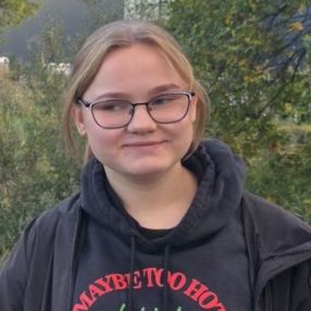 Karolina, Opieka nad dziećmi, Rumia