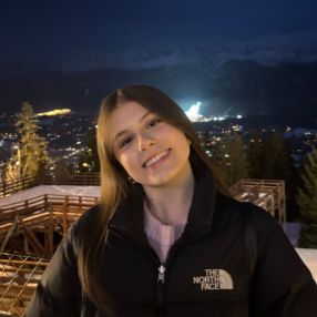 Anna, Opieka nad dziećmi, Warszawa