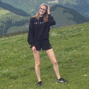 Aniela, Opieka nad dziećmi, Dębica