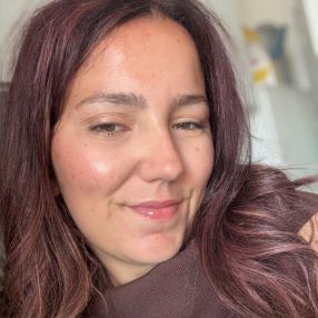 Ines, Babysitter em Loures