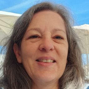 Isabel, Babysitter em Lourinhã