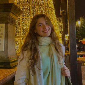Beatriz, Babysitter in Vila Nova de Gaia
