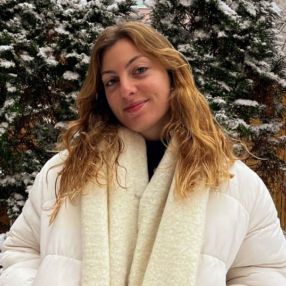 Lara, Babysitter em Lagoa