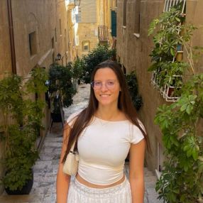 Viviana, Babysitter em Vila Real
