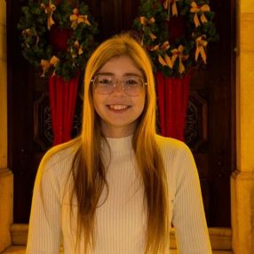 Mariana, Babysitter em Torres Novas