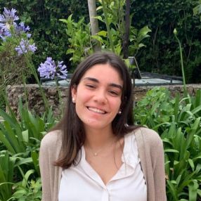 Simone, Babysitter em Santa Iria de Azoia