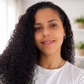 Luciana, Babysitter in Vila Nova de Famalicão