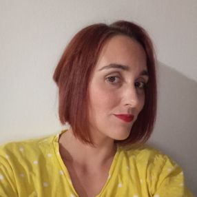 Marine, Babysitter em Almada