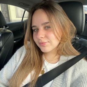 Rita, Babysitter em Almeirim